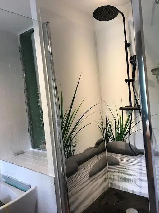 בית נופש אולה Villa Les Terrasses Dans La Nature Avec Piscine A 2 Pas De Lyon, Metro A 15Mn A Pied Pour Lyon Centre En 10Mn Ou Bus A 300M Pour Lyon Centre צרפת